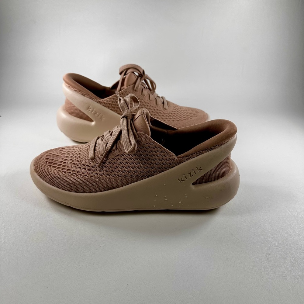 Kizik Women's Brown Lace-Up Sneakers